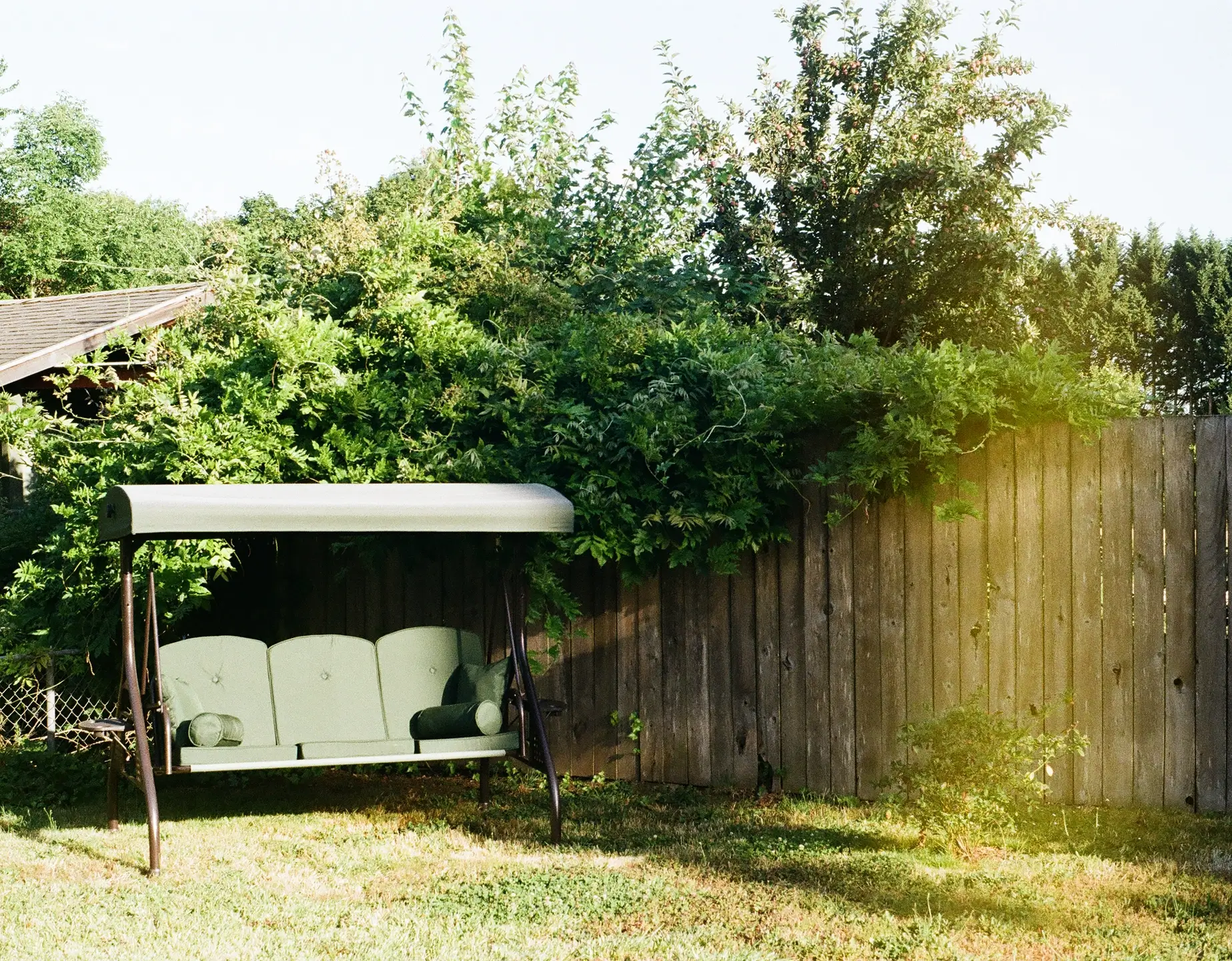 swinging bench
